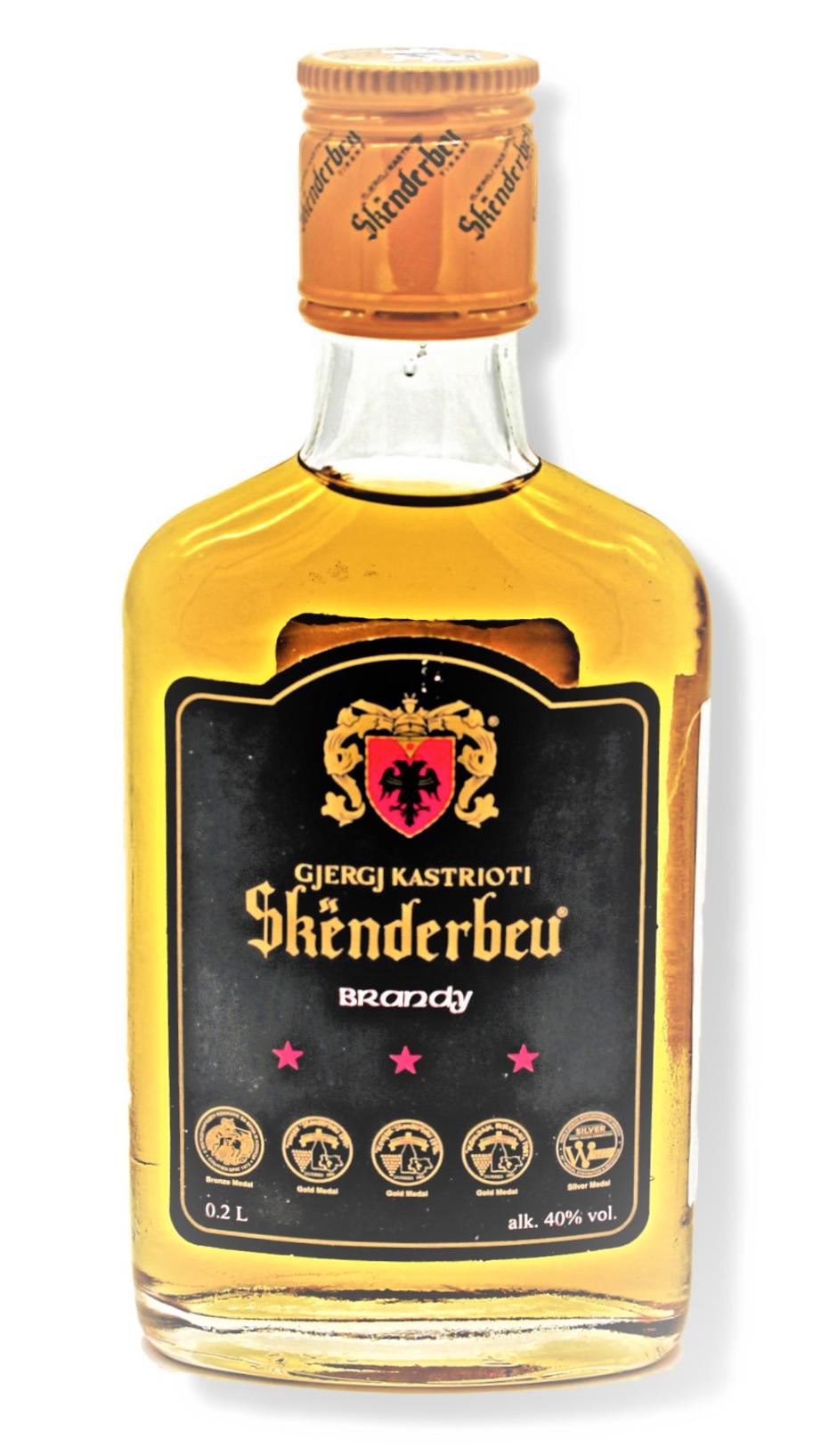 Skenderbeu Konjak - der Brandy als Flachmann